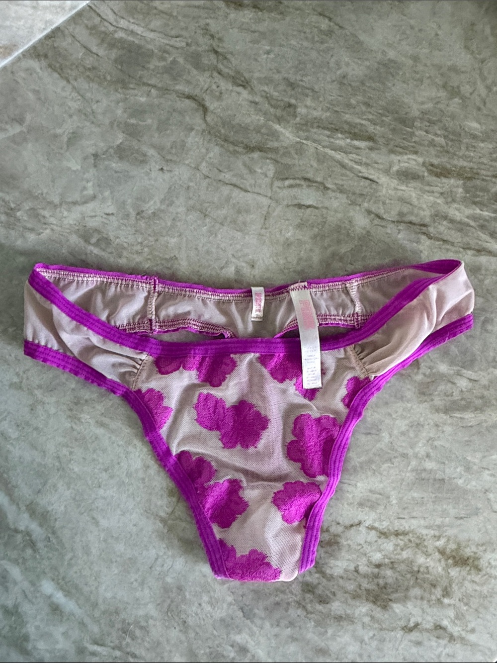 VICTORIAS SECRET FLORAL PURPLE LACE Thong. Size: M